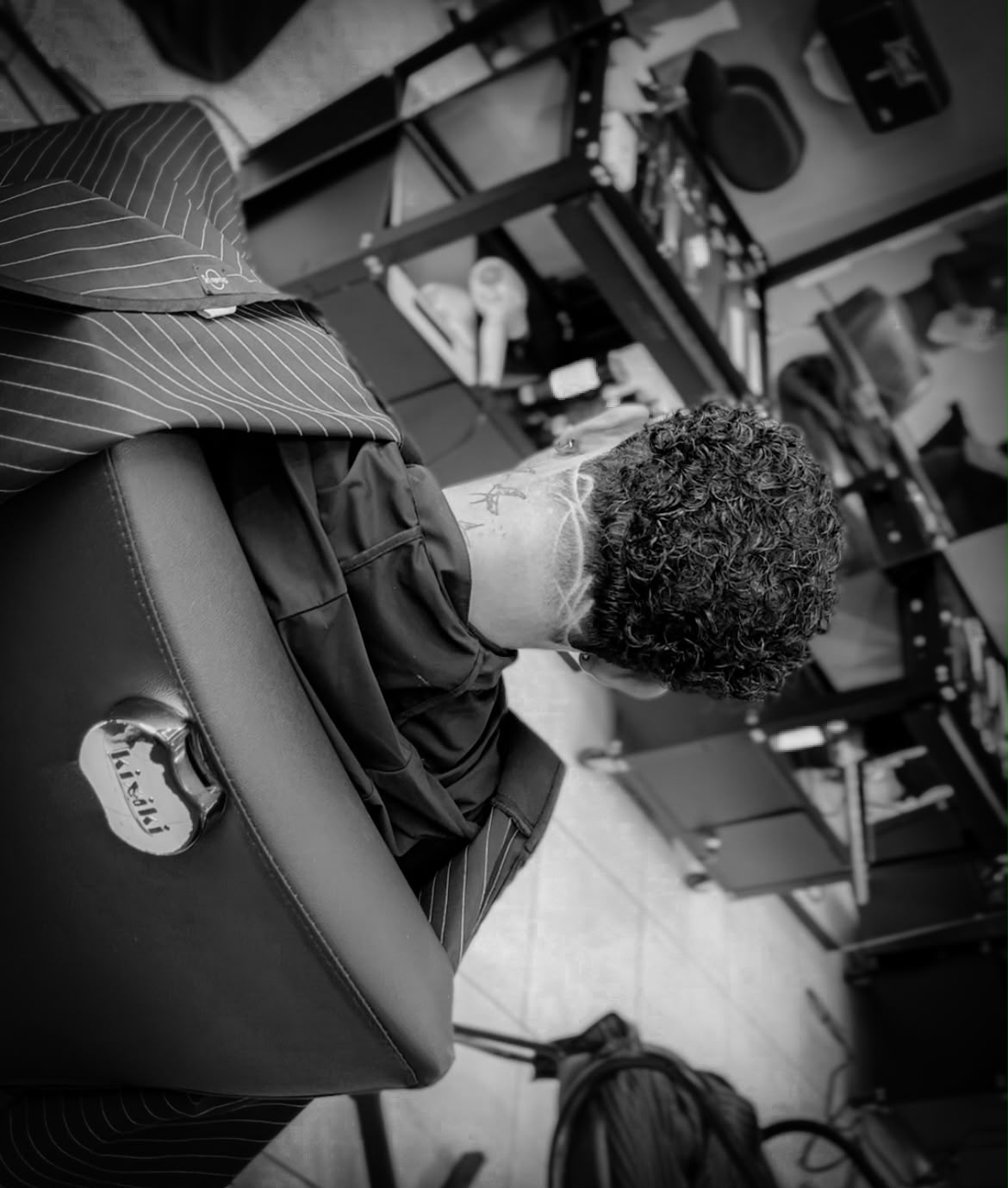 Corte degradê masculino feito no Studio 23